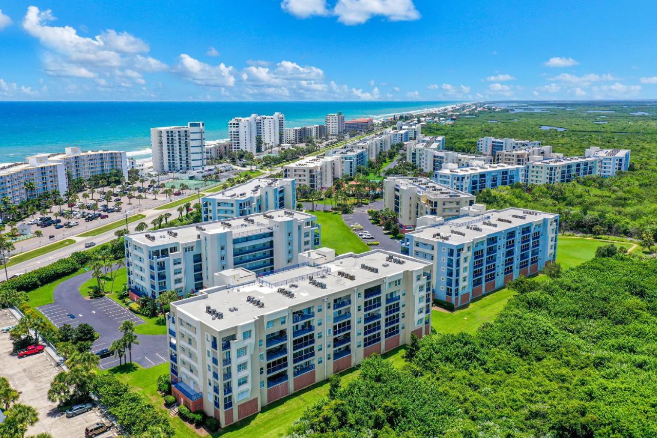 Oceanwalk Condos Bethune Beach Экстерьер фото