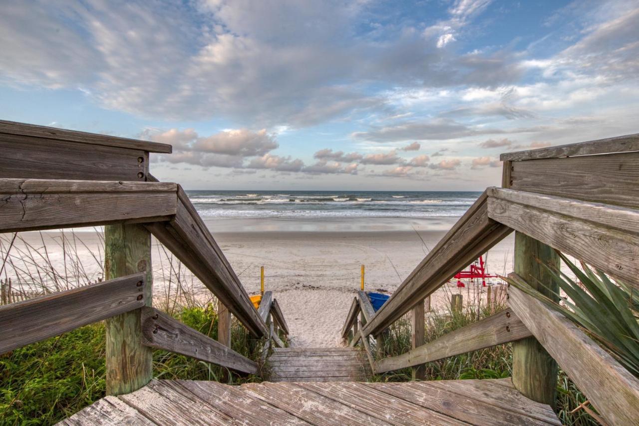 Oceanwalk Condos Bethune Beach Экстерьер фото