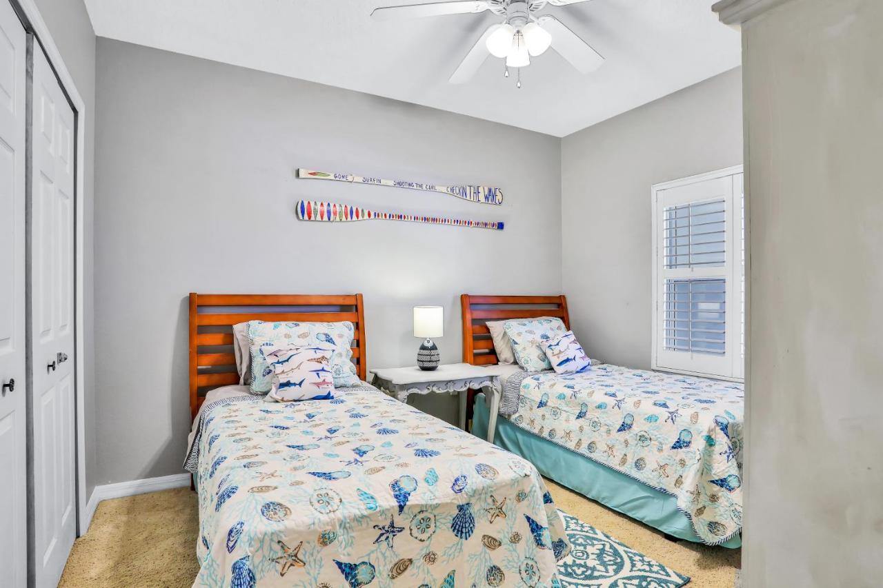 Oceanwalk Condos Bethune Beach Экстерьер фото