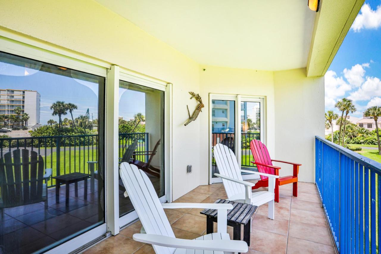 Oceanwalk Condos Bethune Beach Экстерьер фото