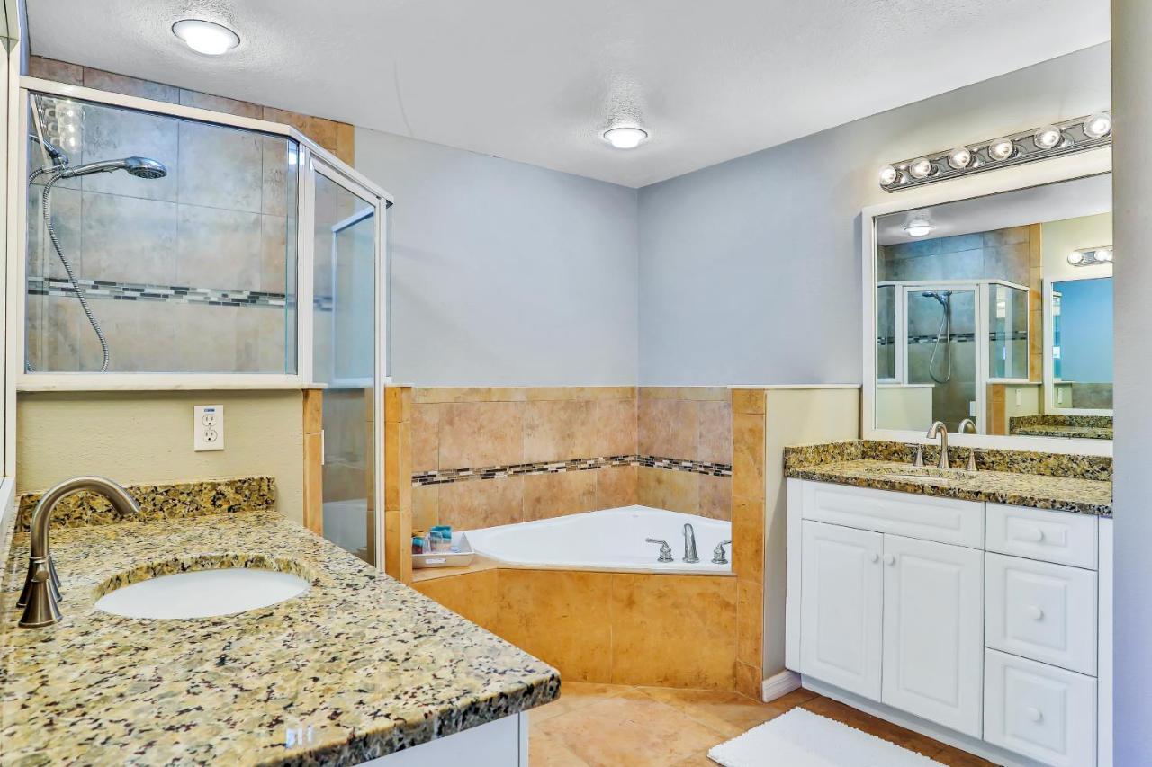 Oceanwalk Condos Bethune Beach Экстерьер фото
