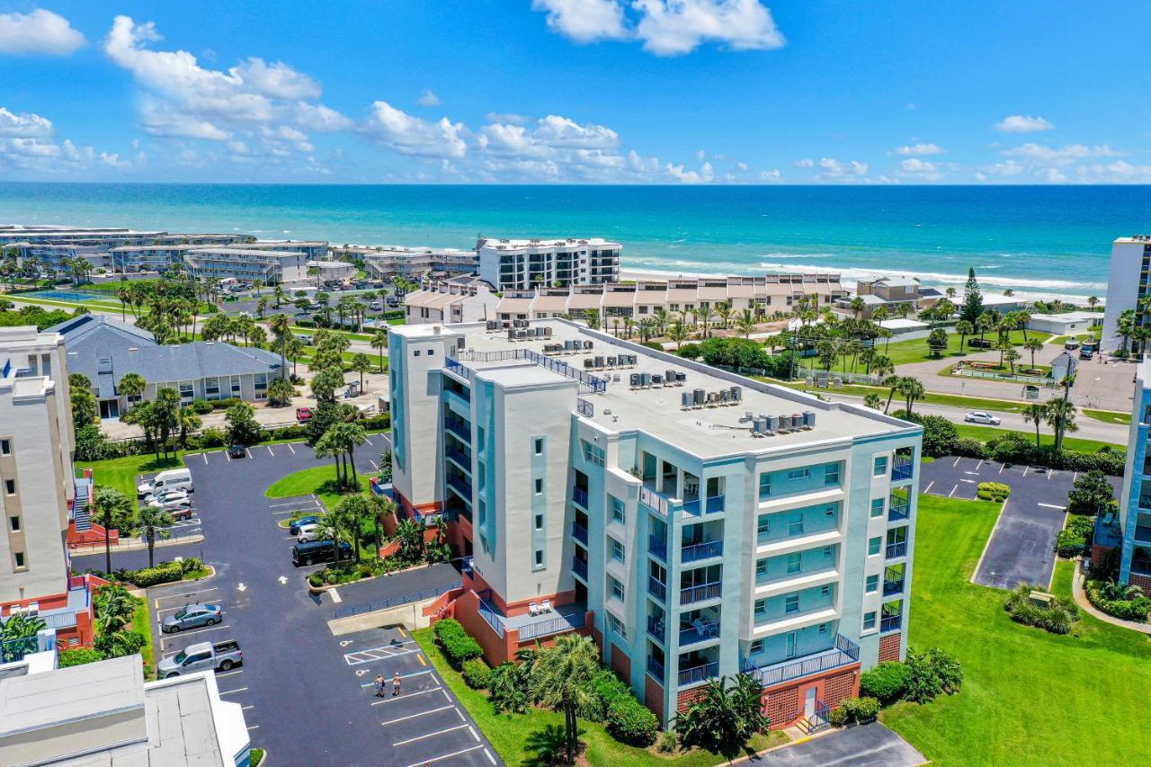 Oceanwalk Condos Bethune Beach Экстерьер фото