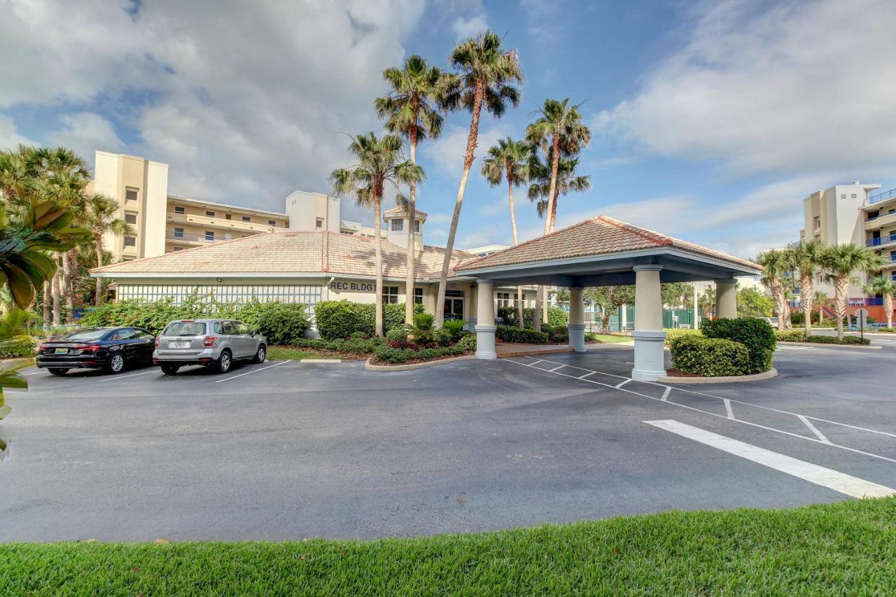 Oceanwalk Condos Bethune Beach Экстерьер фото